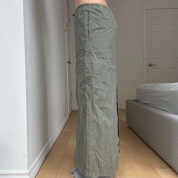KHAKI CARGO SKIRT - Picture 2 of 6